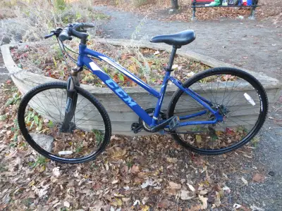 Awesome CCM Hybrid Bike ~~ has 2 DISC BRAKES ~~ near U of T, View more