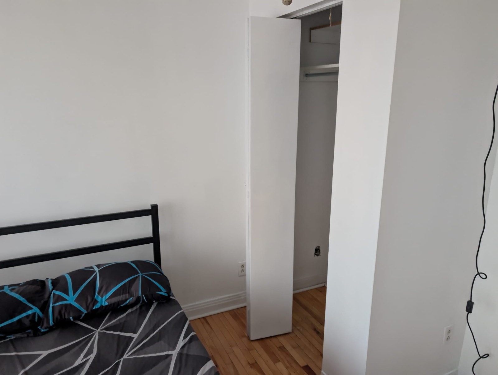 sous location chambre meublée privée dans un 4demi — photo 1
