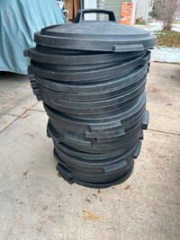 23 Rubbermaid 20 Gallon Garbage Can Lids