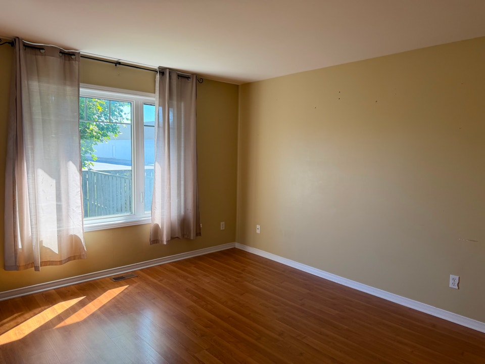 NO LONGER AVAILABLE 3 Bedroom House for Rent 5