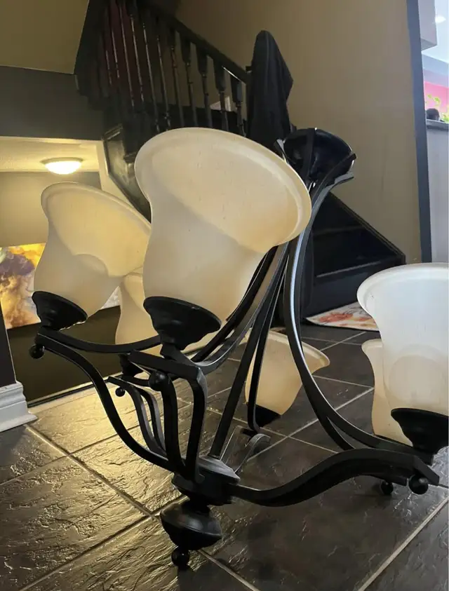 Chandelier in Indoor Lighting & Fans in Oakville / Halton Region - Image 3