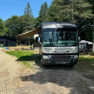 Fleetwood Southwind 36D 2012 seulement 65000km Entretien A1 prêt à partir inspection saaq fait septe...