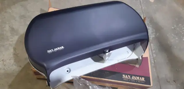 San Jamar Twin 9" Tissue Dispenser, new in box in Bathwares in Mississauga / Peel Region - Image 2