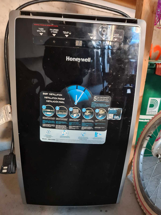 Honeywell 12,000 BTU Portable Air Conditioner with Remote in Heaters, Humidifiers & Dehumidifiers in Oshawa / Durham Region - Image 2