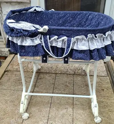 Smoke free pet friendly house. Good condition $40 Size: 34 long by 17 inches wide by 30 inches high...