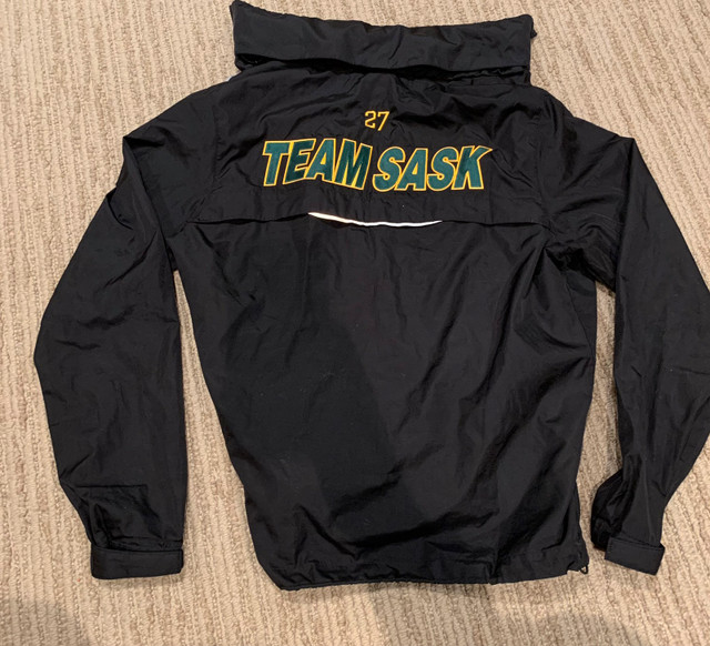 Team Sask summer jacket with fold in hood in Kids & Youth in Saskatoon - Image 2