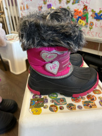 Snow boots for little girls,size10,pick up only 