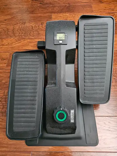 Cubii Exercise under desk Elliptical Like New, View more