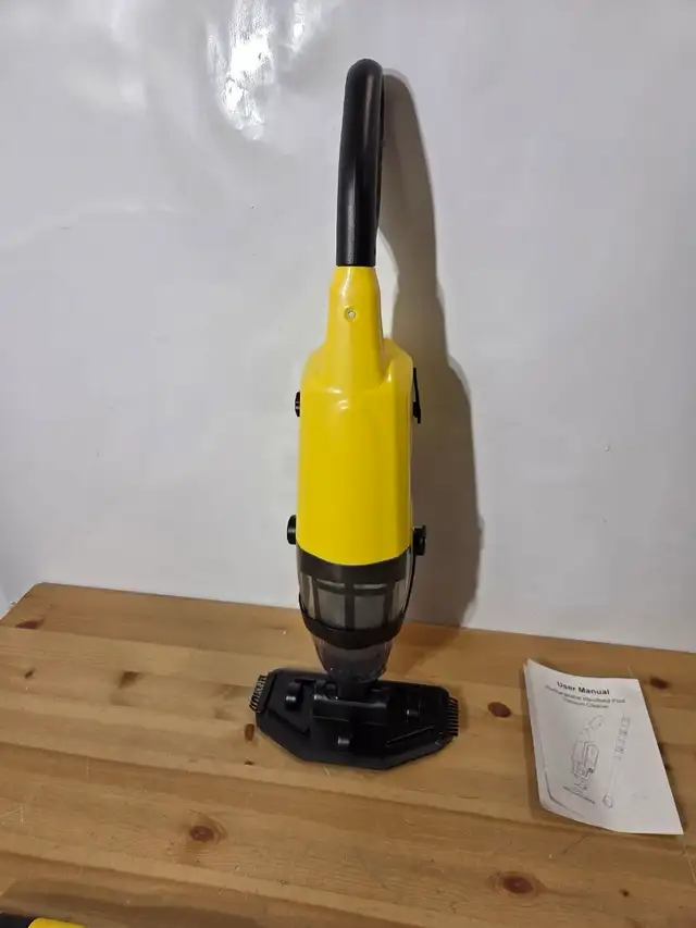 Cordless Handheld Pool Vacuum with Telescopic Pole in Hot Tubs & Pools in City of Toronto - Image 2