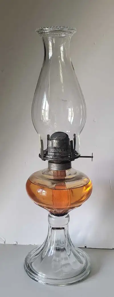 Lampe à huile vintage avec brûleur Queen Mary 18" de hauteur , View more