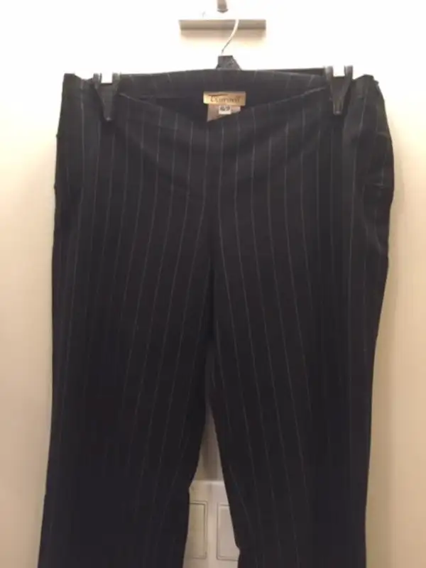 2x Thyme Red Maternity Knit Sweater & Tummi office Pants Size S in Women's - Maternity in Markham / York Region - Image 3