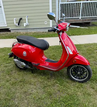 Vespa sprint 50 scooter 2022 model Works like new , everything is brand new ,2022 modal ., Everythin...