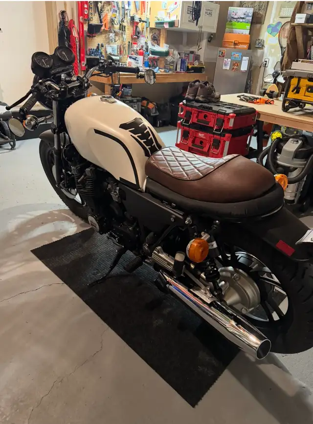 1982 Yamaha Seca 650 Cafe Racer in Street, Cruisers & Choppers in Oshawa / Durham Region - Image 6