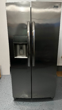 Frigidaire 33” side by side fridge with water/ice dispenser