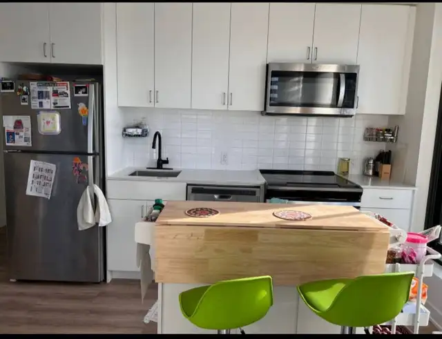Bright & Spacious 2 Bed / 2 Bath Furnished Condo, Scarborough in Long Term Rentals in City of Toronto - Image 6