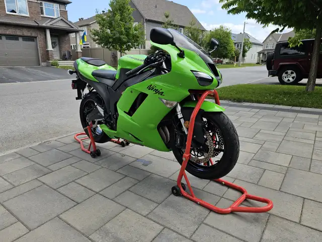 2007 ZX-6R in Sport Bikes in Ottawa - Image 3