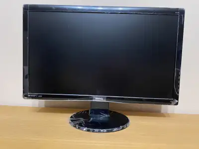 Very gently used (no scratches), no stains. Still in its original, factory protective clear film wra...