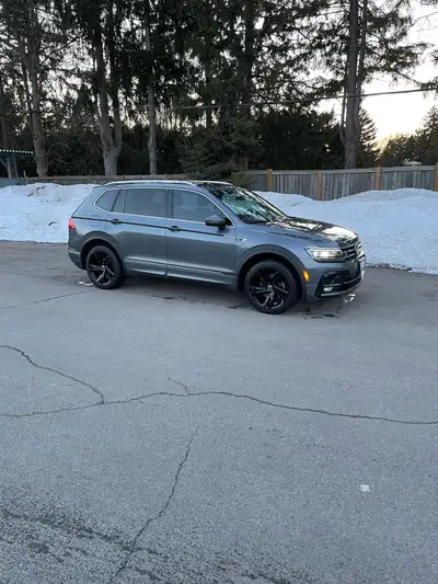 Beautiful set of 19” OEM Tiguan R-line wheels (2023 model) with 245/45/19 Michelin Pilot AS4 tires....