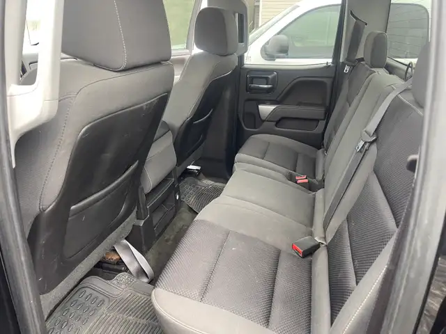 2014 Chevrolet Silverado 1500  in Cars & Trucks in St. Catharines - Image 7