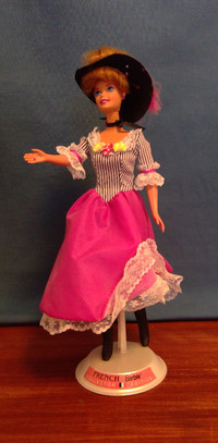 Vintage 1996 Mattel Dolls Of The World ~ French Barbie