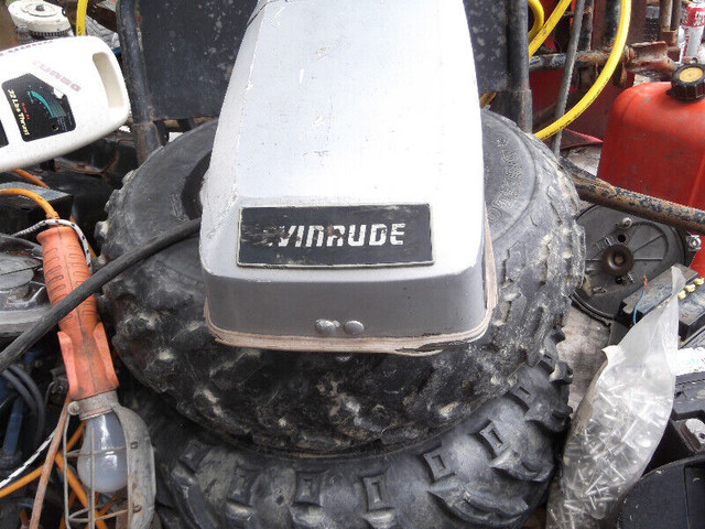 8 hp Evinrude hood in Boat Parts, Trailers & Accessories in Chatham-Kent - Image 4