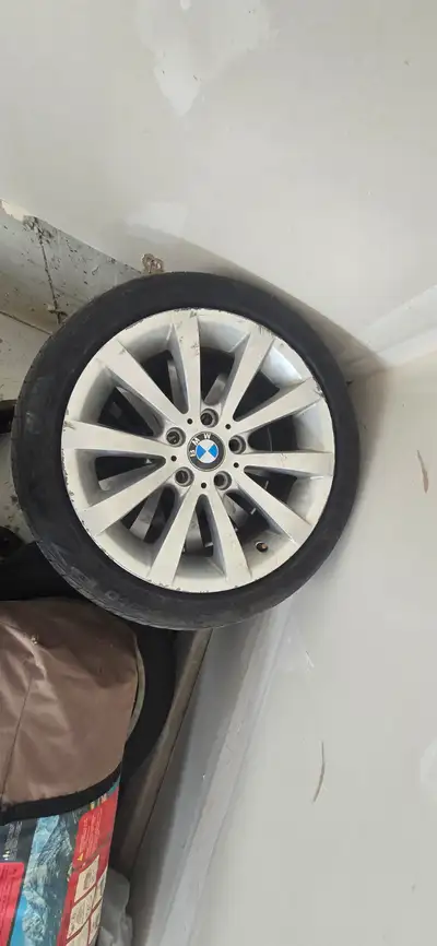 Set of 4 rims on tires 17" bmw OEM