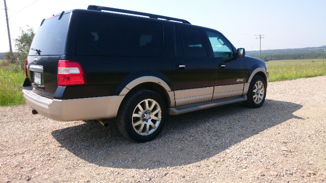 Expedition Eddie Bauer Max 2007 5.4L in Cars & Trucks in Fort St. John