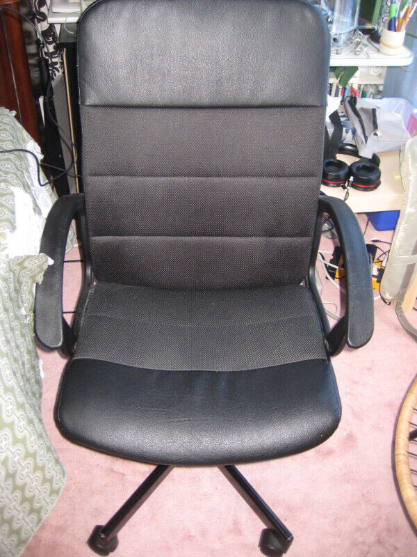 FS: IKEA office chairs, floor lamp, table and twin bed frame etc in Chairs & Recliners in Ottawa