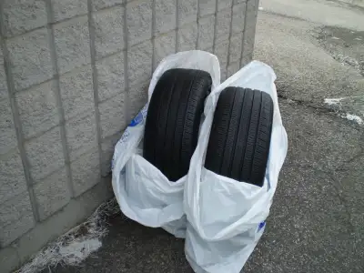 bonjour,2 pneus été p-225-55-r-18 pirelli p7 en bonne condition,bon pour 2 été.demande $60.00 pour l...