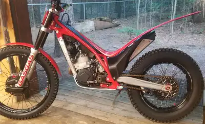 Moto Trial Gas Gas 250 TXT Racing 2023 à vendre. Seulement 10h d’usure Un seul propriétaire Acheté n...