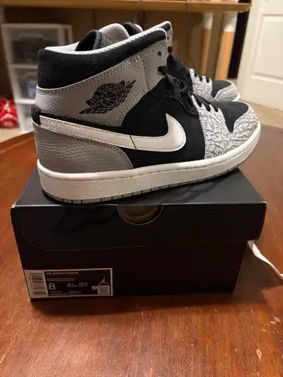 Jordan 1 mid, View more