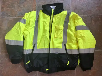 NEW HIGH VISIBILITY WORK JACKET (SIZE LARGE), View more