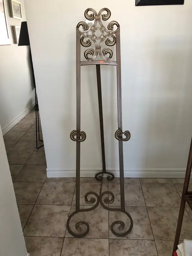 Decorative Easel452411682917591040