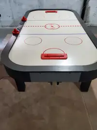*PRICE NEGOTIABLE* Air Hockey Table 