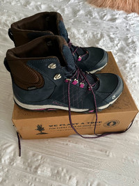Hiking Shoes - Oboz mid Women’s