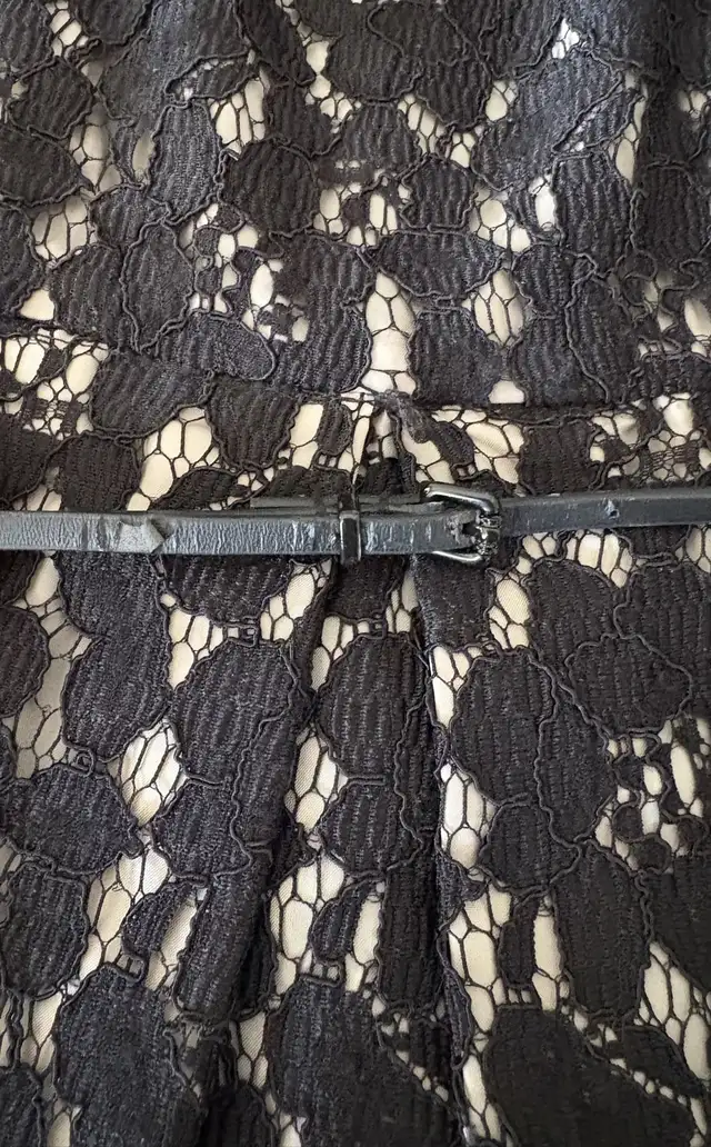 Robe noire Calvin Klein grandeur 4 in Women's - Dresses & Skirts in Longueuil / South Shore - Image 6