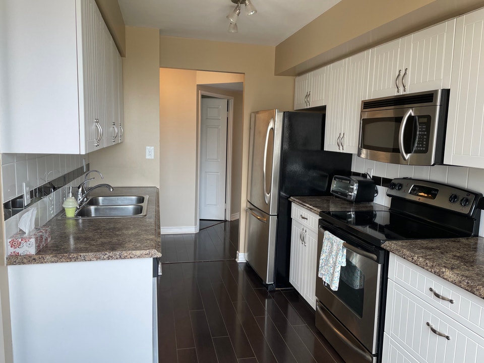 *Utilities Included* Empress Walk 2bd+2bth 3