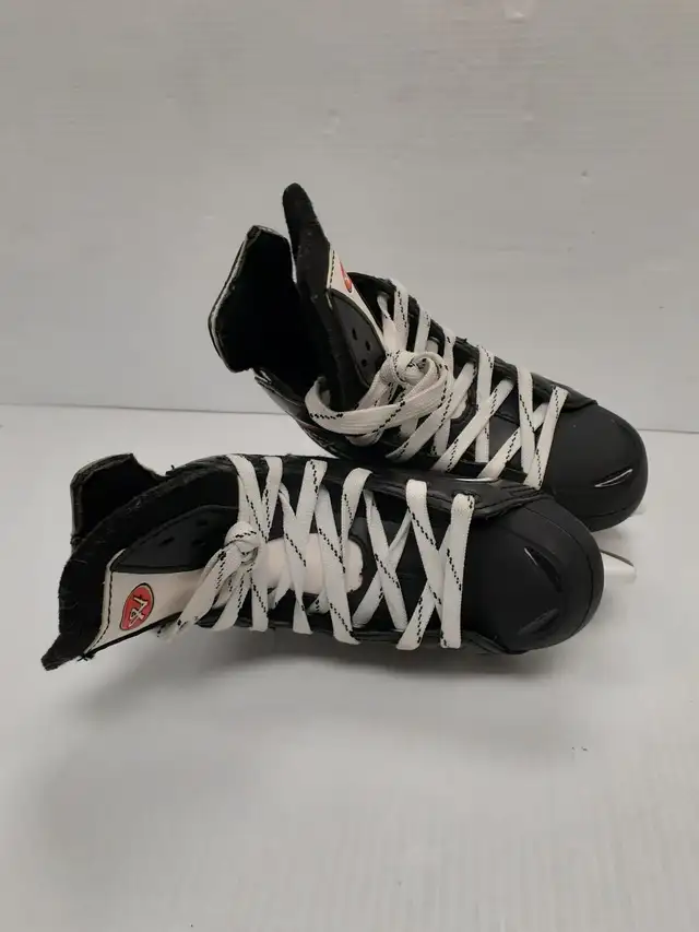 (N14757-1) Hespeler Kids Ice Hockey Skates in Other in Calgary - Image 5