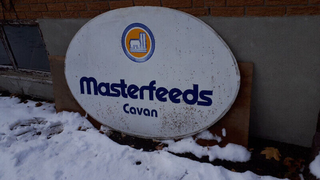 Master Feeds Sign .Shell Gas Pump door, in Arts & Collectibles in Oshawa / Durham Region