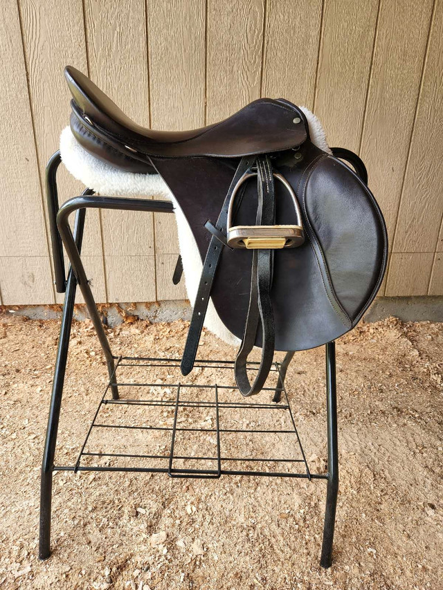 English all purpose saddle  in Equestrian & Livestock Accessories in Kamloops - Image 2
