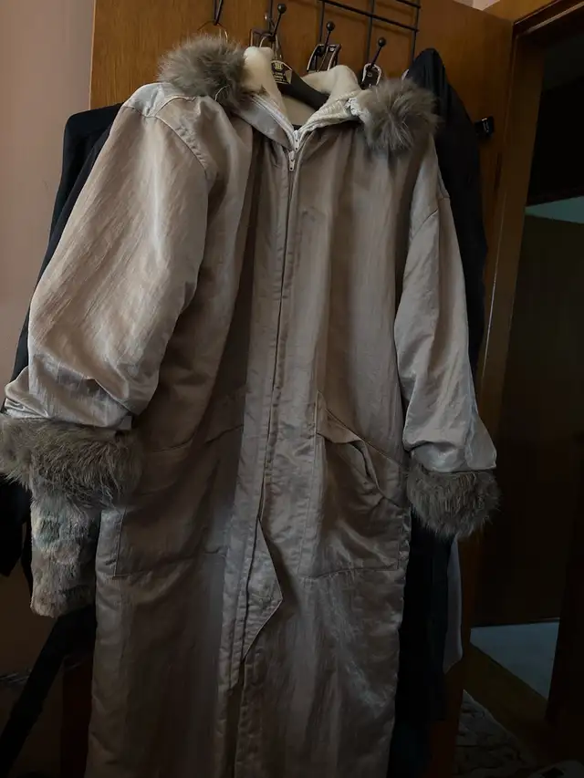 Lundstrom Laparka Wool Coat in Women's - Tops & Outerwear in Cape Breton - Image 5