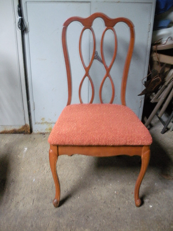 Four Solid  Kitchen Chairs / Four solid Cherry Wood  Chairs in Chairs & Recliners in Stratford - Image 3