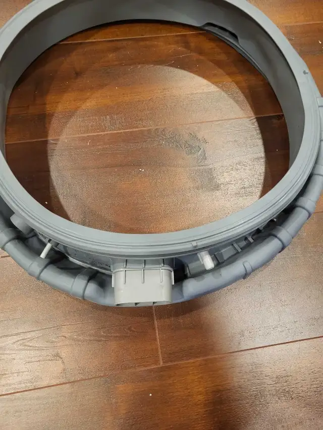 Samsung washer door diaphragm in Washers & Dryers in Bedford - Image 3