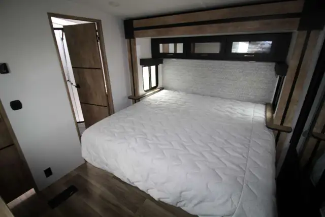 2022 330RL Outback in Fishing, Camping & Outdoors in Lloydminster - Image 11