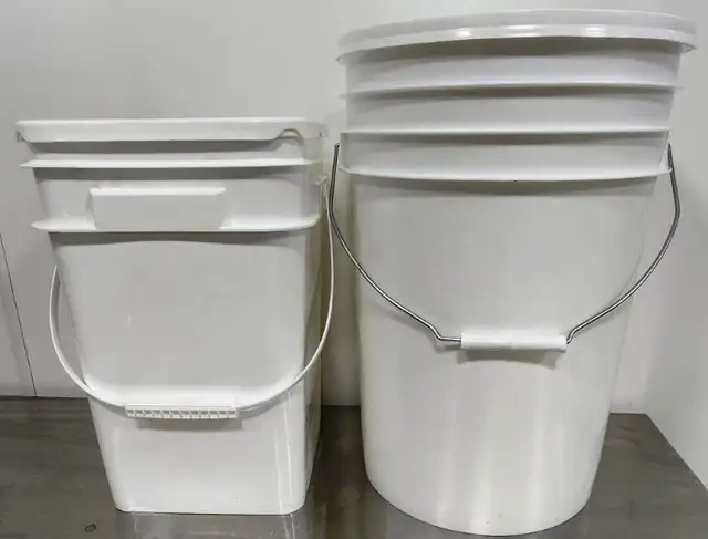 5 Gallon round w/lids and 16L square pails w/lids - Food Grade62864745029634123