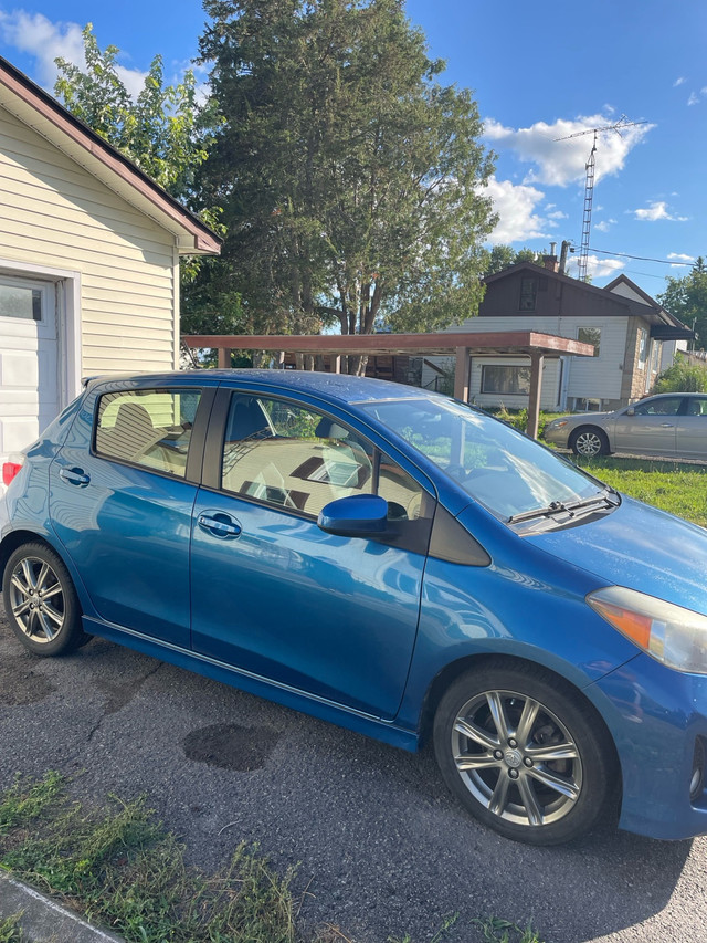 Toyota Yarris in Cars & Trucks in Ottawa