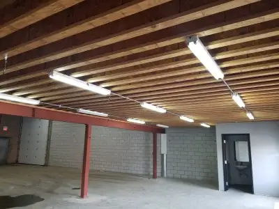 Available January 1st, 2026 Desirable clean commercial unit. This unit is a must see. Open concept n...
