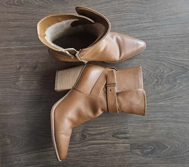 Soul by Naturalizer Women's Mocha Ankle Boots, Size 7.5 in Women's - Shoes in City of Toronto - Image 8