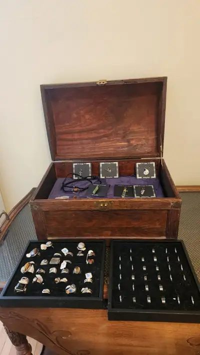 Ready to start your own jewelry business or boost your festival booth? This is a turnkey setup packe...