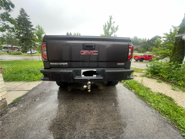2016 GMC sierra 1500 SLE ALL TERRAIN in Cars & Trucks in City of Toronto - Image 4